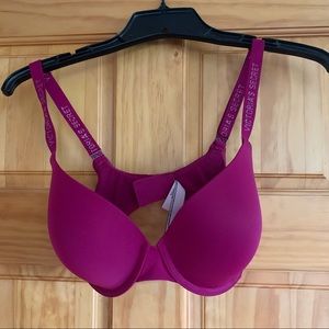 VS t-shirt lightly lined Demi bra
